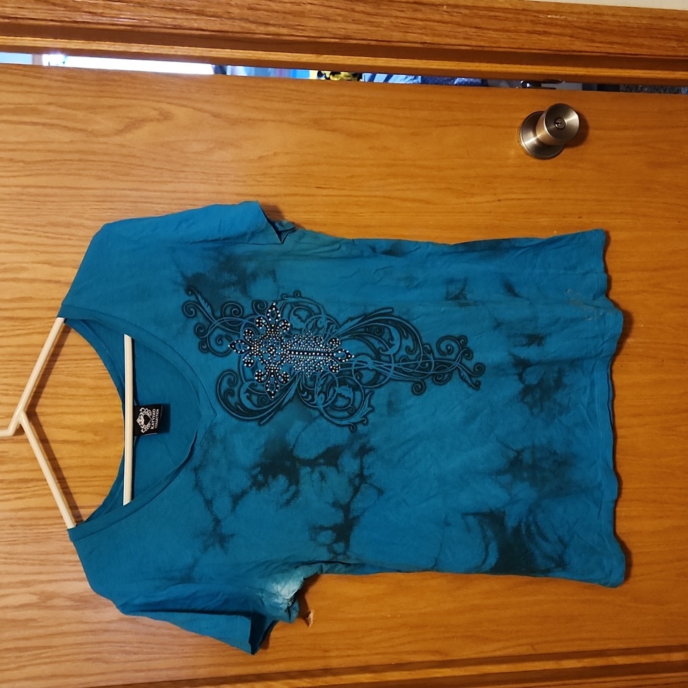KATYDID women's v-neck top